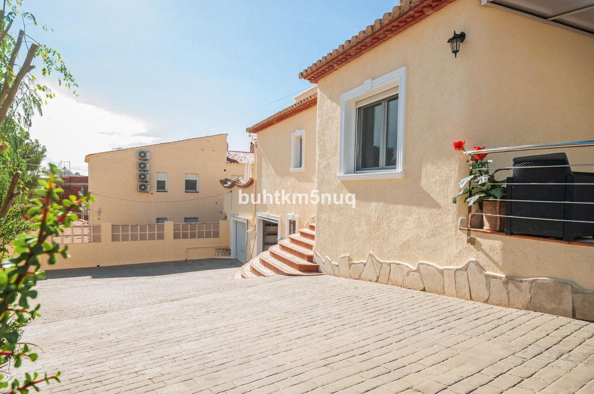 3 sypialnia Willa na sprzedaż w Calpe / Calp z basenem - 725 000 € (Ref: 10013557)