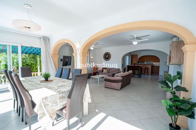 3 sypialnia Willa na sprzedaż w Calpe / Calp z basenem - 725 000 € (Ref: 10013557)