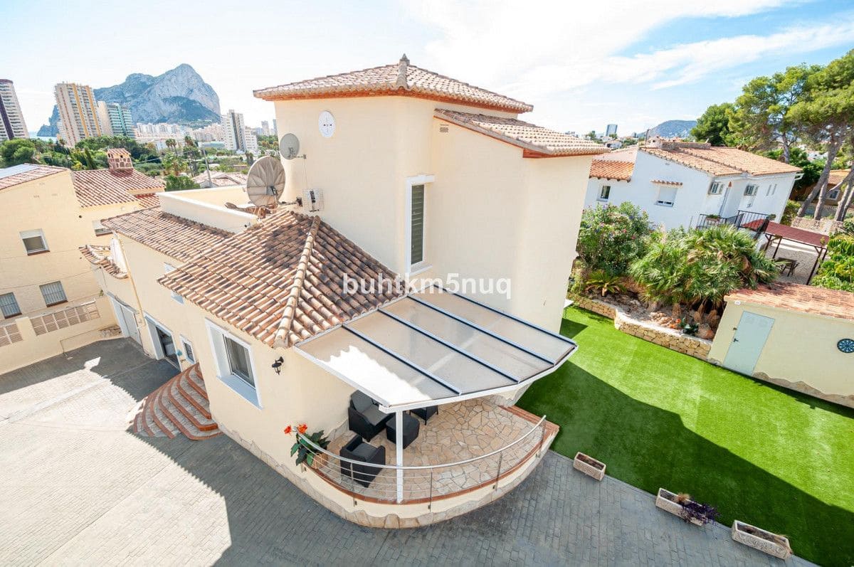 3 sypialnia Willa na sprzedaż w Calpe / Calp z basenem - 725 000 € (Ref: 10013557)
