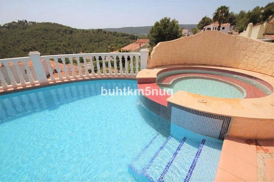 3 soveværelse Villa til salg i Javea / Xabia med swimmingpool - € 750.000 (Ref: 10013564)
