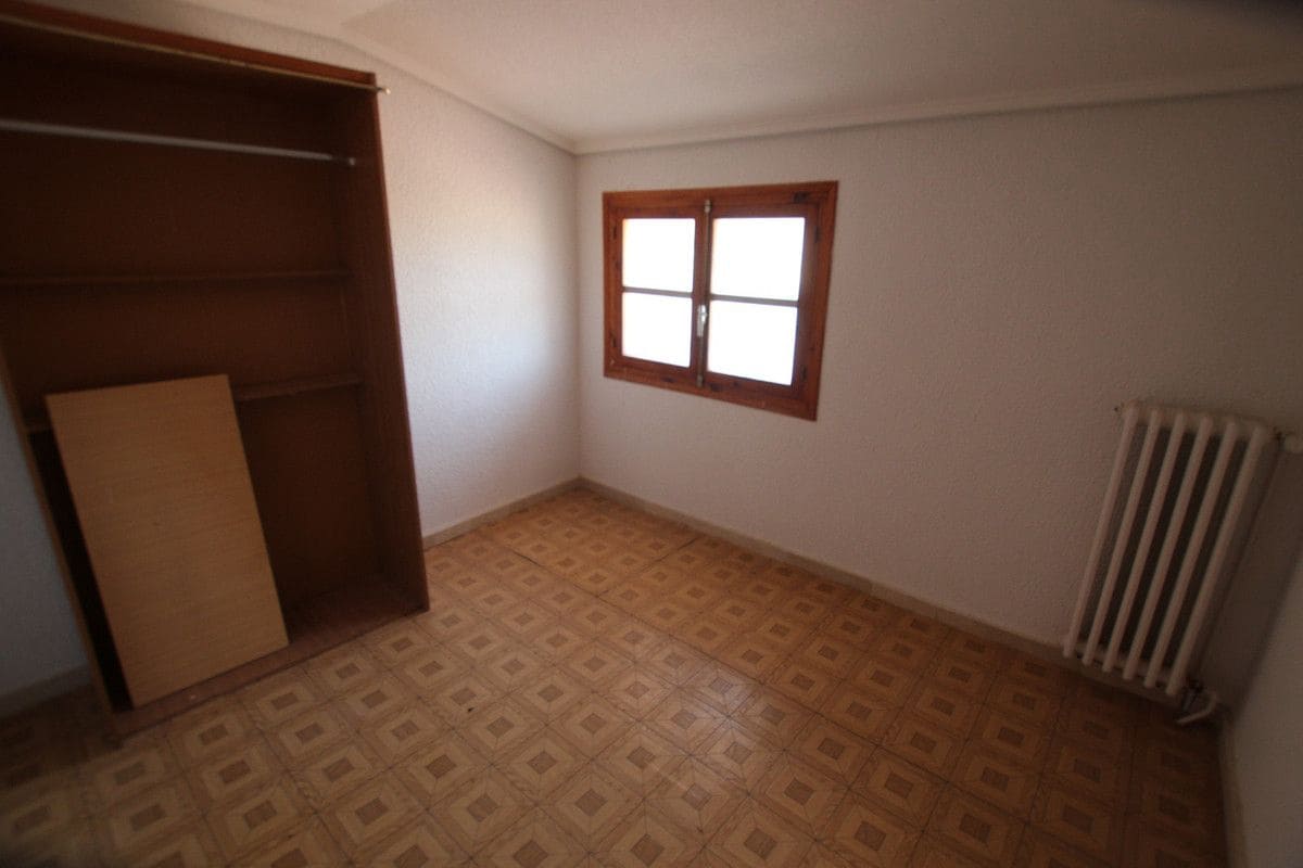 6 bedroom Finca/Country House for sale in Jumilla - € 236,995 (Ref: 10013569)