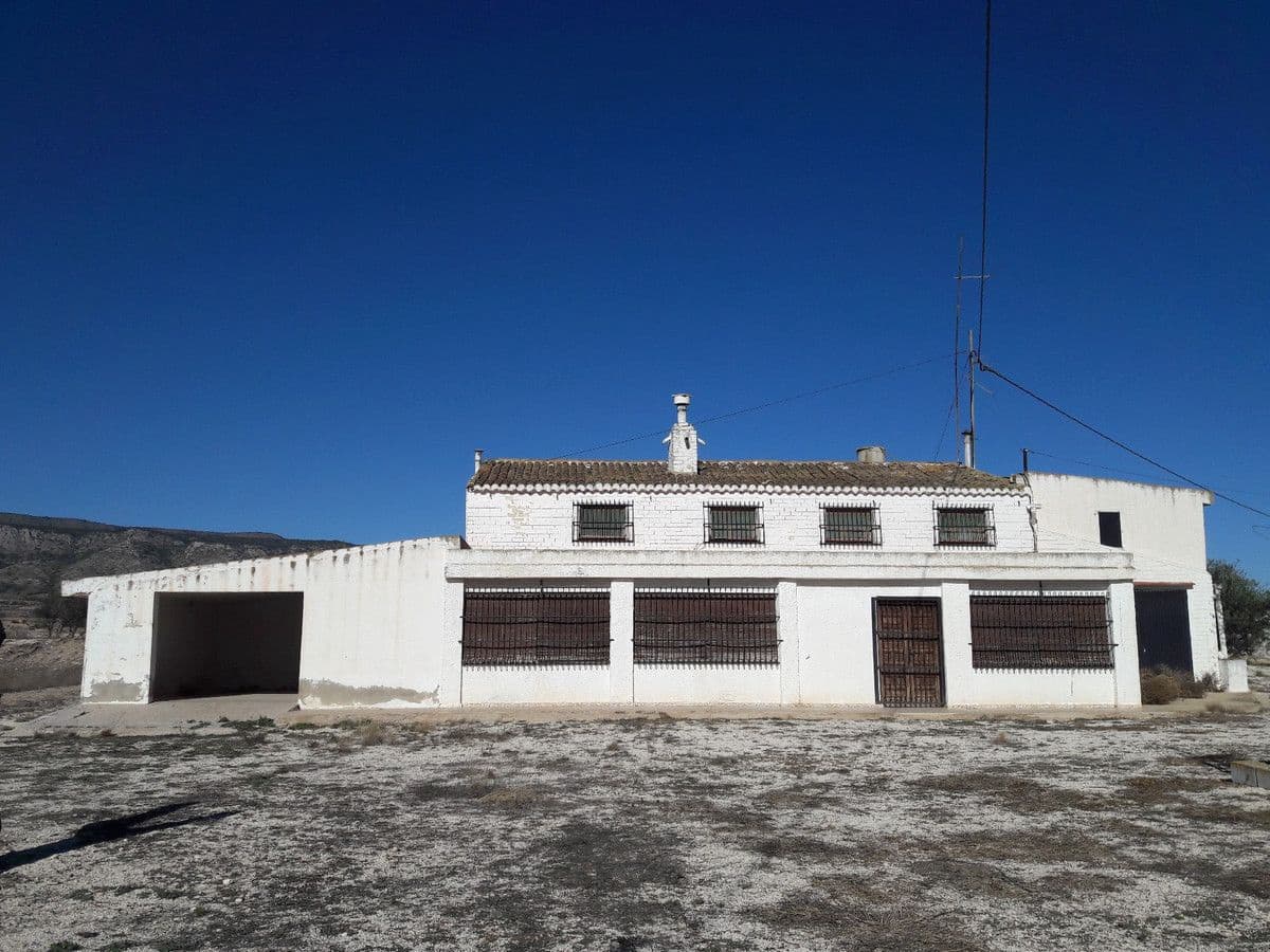 6 bedroom Finca/Country House for sale in Jumilla - € 236,995 (Ref: 10013569)