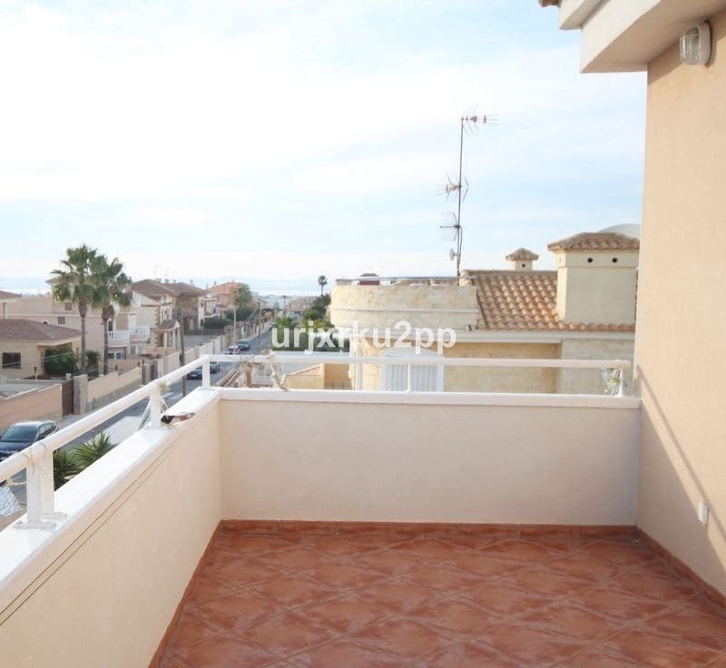 5 bedroom Villa for sale in Torrevieja - € 620,000 (Ref: 10013570)