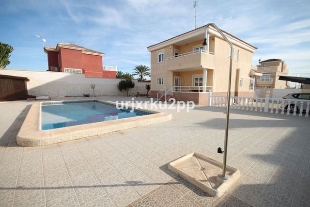 5 Zimmer Villa zu verkaufen in Parque de las Naciones, Torrevieja - 620.000 € (Ref: 10013570)