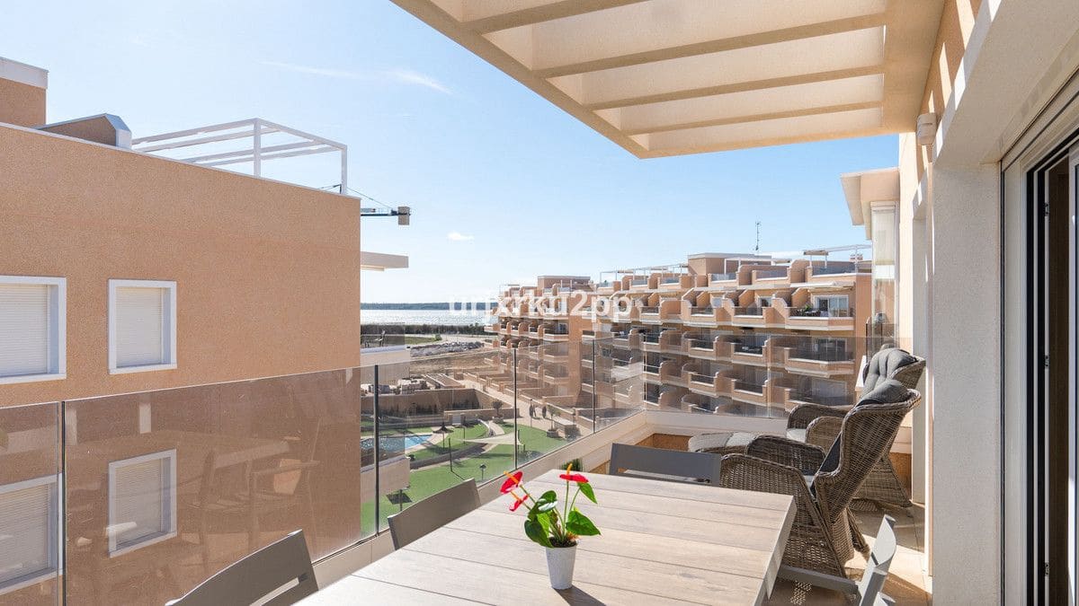 Apartamento de 3 habitaciones en Guardamar del Segura en venta - 379.000 € (Ref: 10013571)