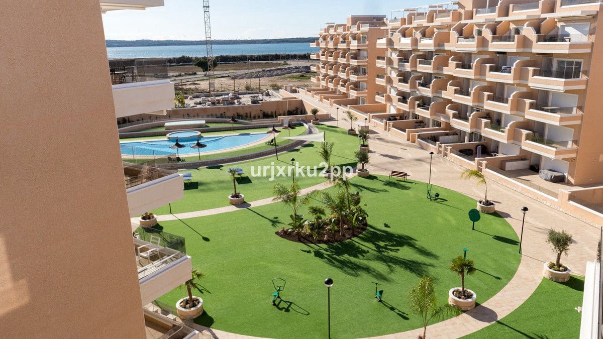 Apartamento de 3 habitaciones en Guardamar del Segura en venta - 379.000 € (Ref: 10013571)