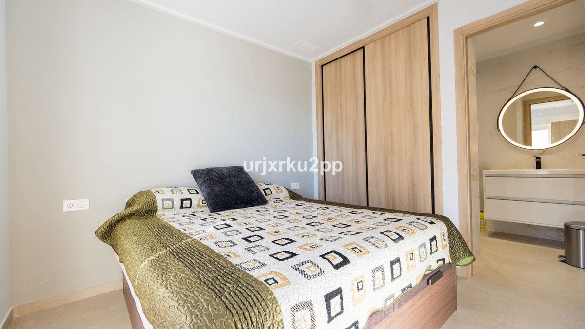 Apartamento de 3 habitaciones en Guardamar del Segura en venta - 379.000 € (Ref: 10013571)