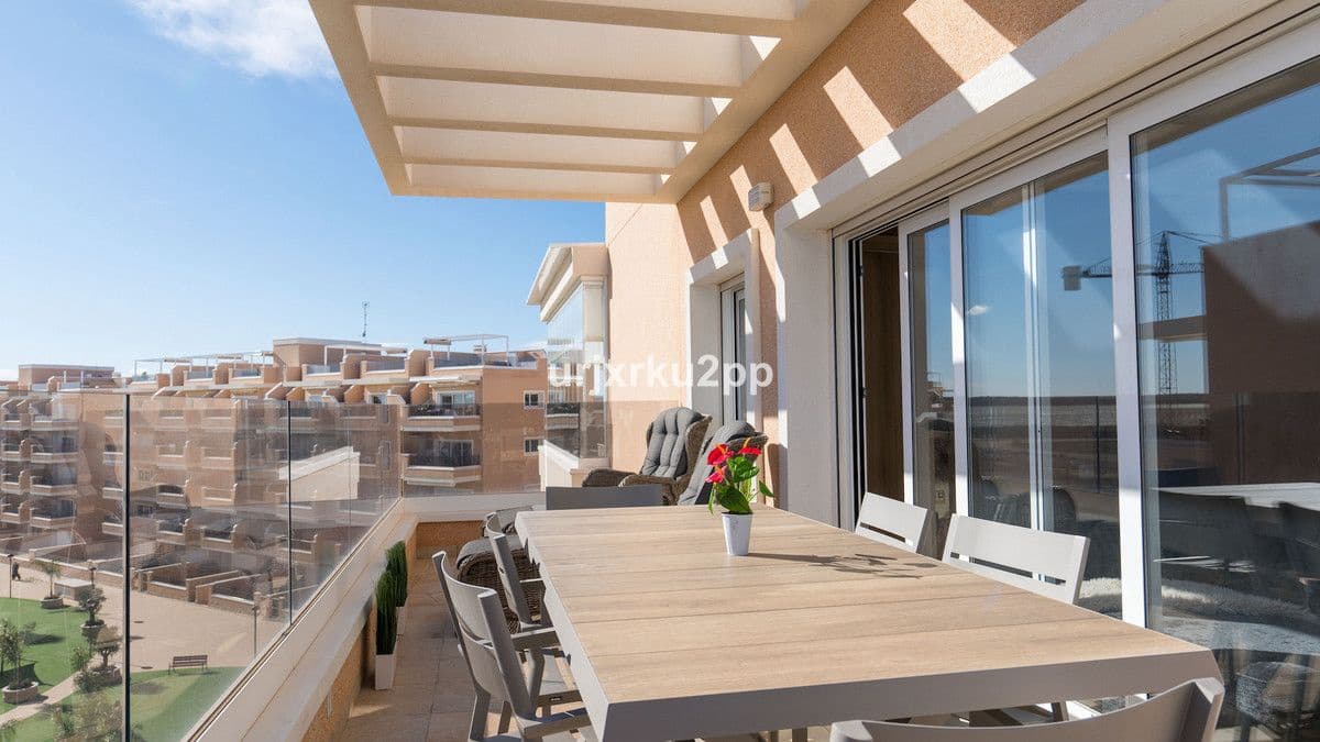 Apartamento de 3 habitaciones en Guardamar del Segura en venta - 379.000 € (Ref: 10013571)