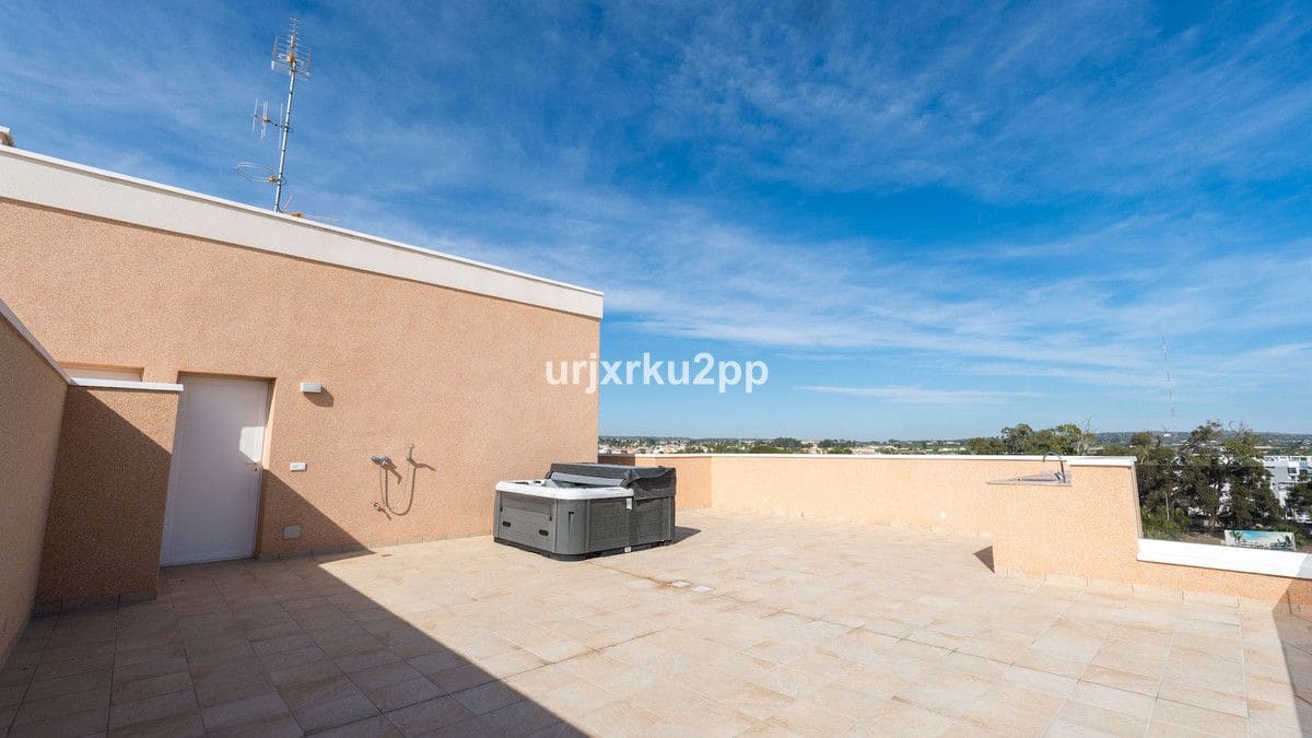 Apartamento de 3 habitaciones en Guardamar del Segura en venta - 379.000 € (Ref: 10013571)