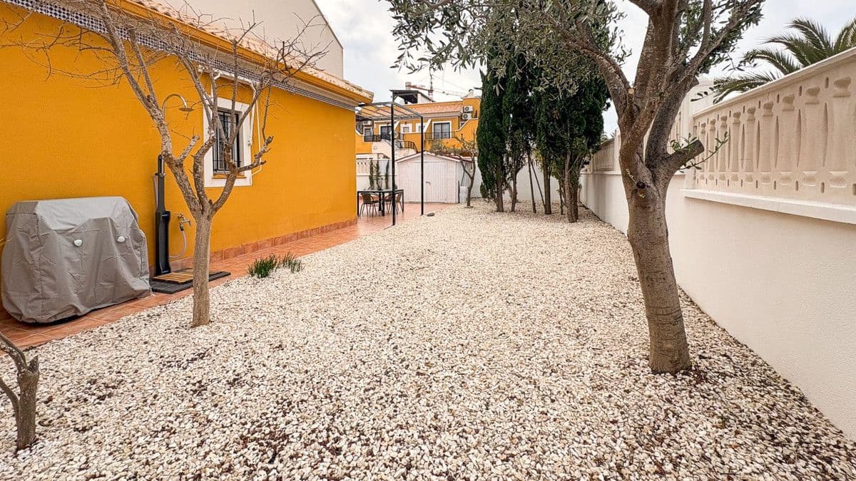 3 bedroom Villa for sale in Arenales del Sol - € 349,000 (Ref: 10013574)