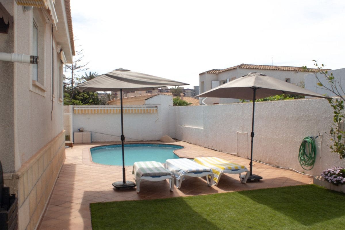 5 soverom Villa til salgs i La Manga del Mar Menor - € 610 000 (Ref: 10013587)