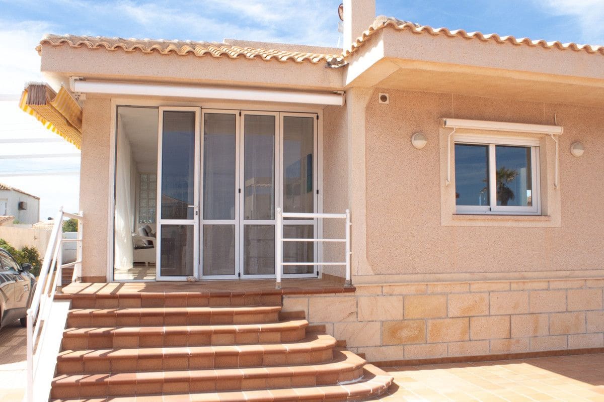 5 soverom Villa til salgs i La Manga del Mar Menor - € 610 000 (Ref: 10013587)
