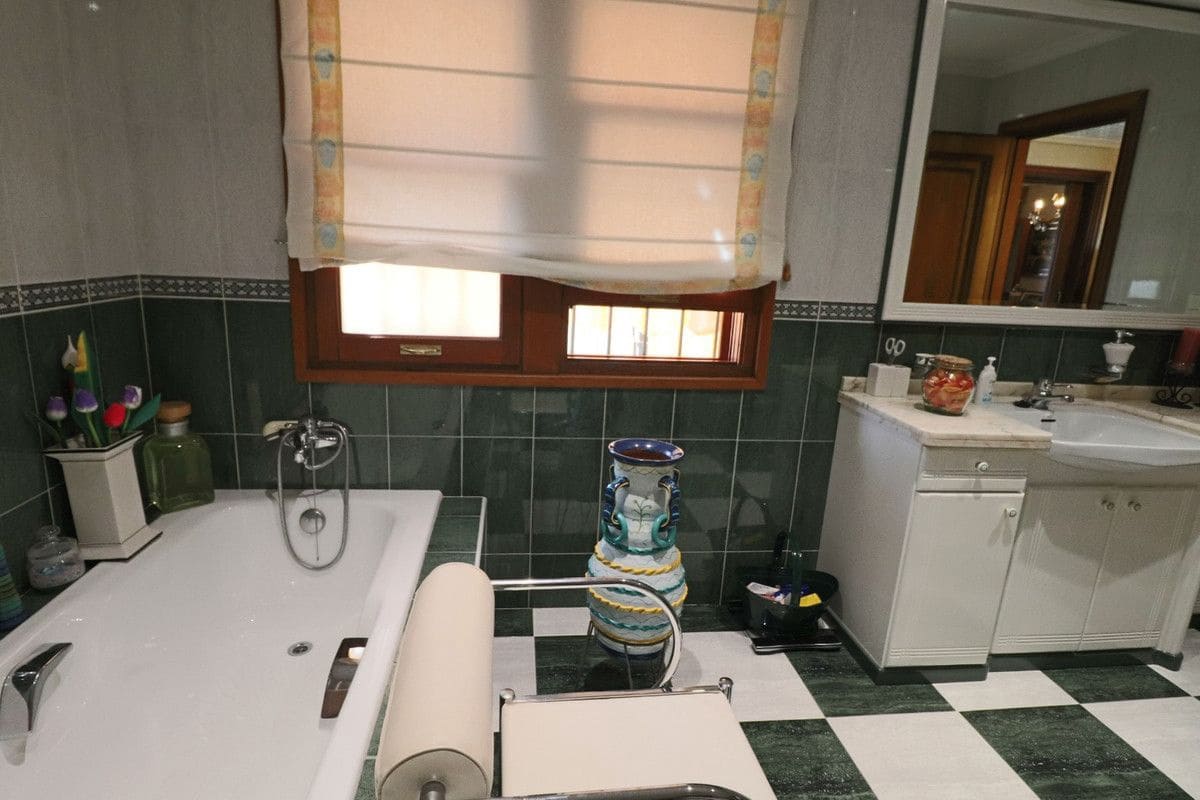 6 sypialnia Willa na sprzedaż w La Nucia - 585 000 € (Ref: 10013595)