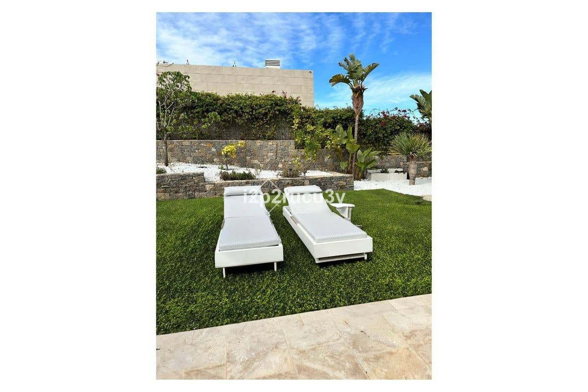 5 bedroom Villa for sale in Javea / Xabia - € 2,350,000 (Ref: 10013603)