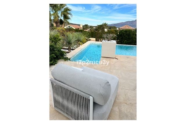 5 bedroom Villa for sale in Javea / Xàbia - € 2,350,000 (Ref: 10013603)