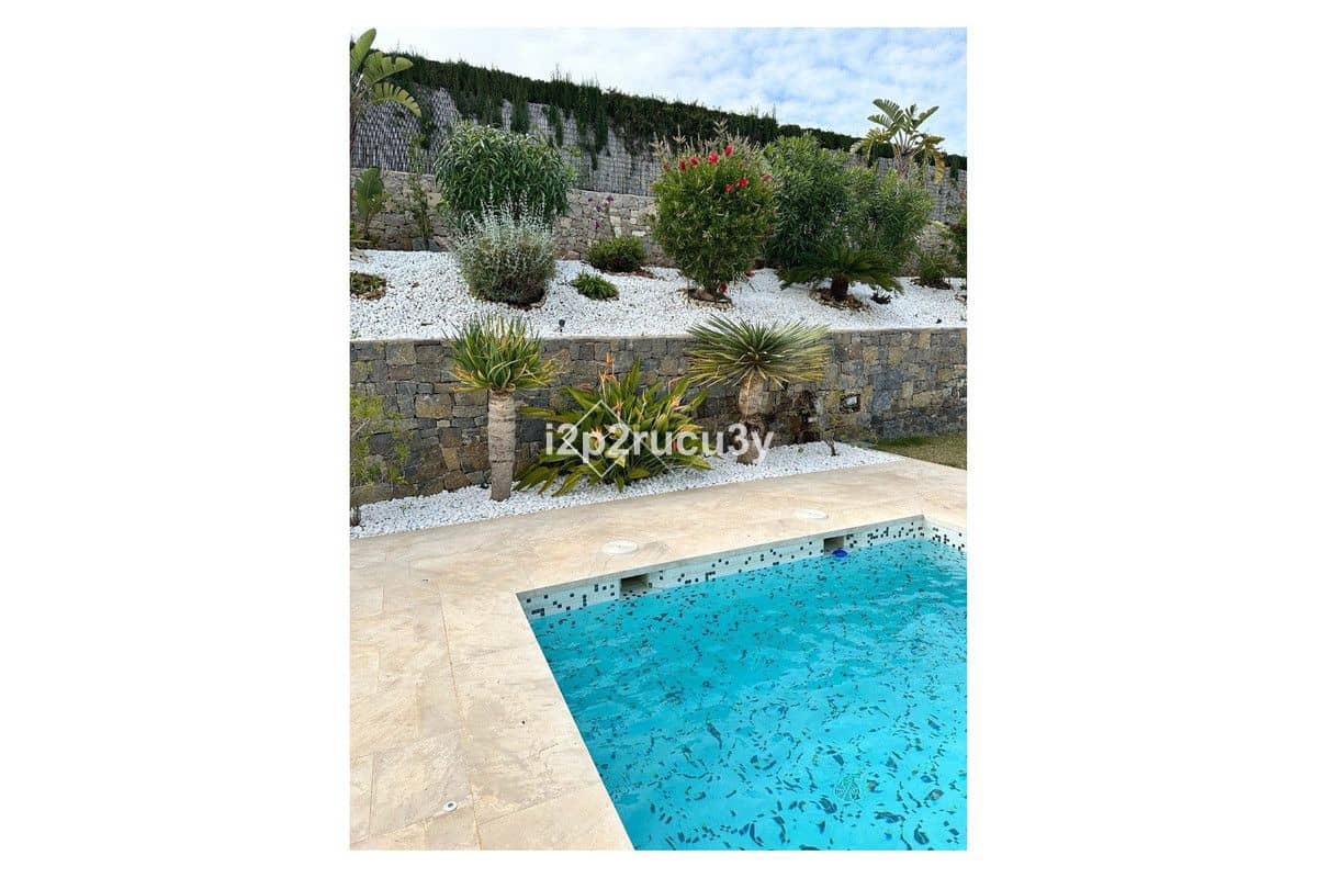 5 bedroom Villa for sale in Javea / Xabia - € 2,350,000 (Ref: 10013603)