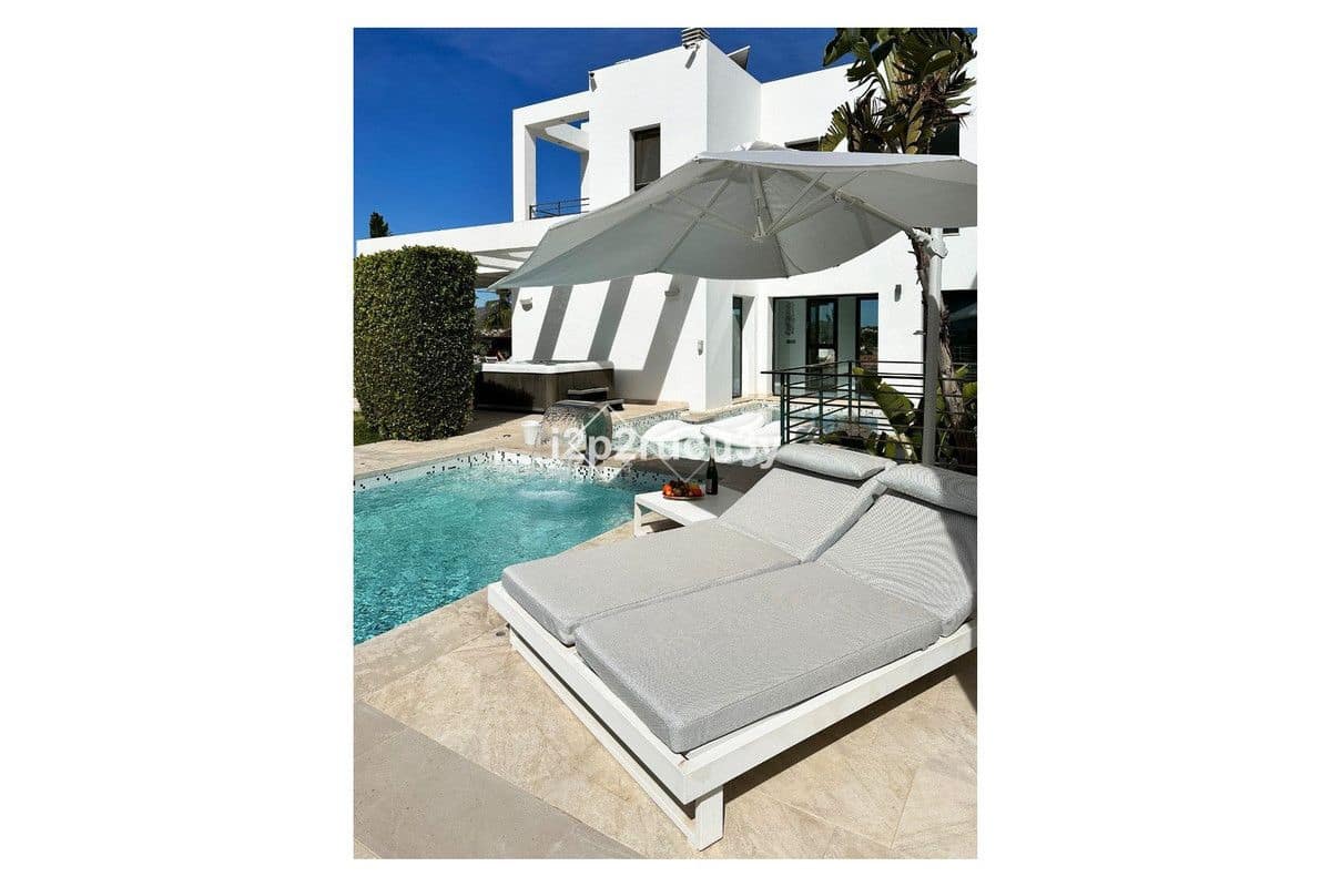 5 bedroom Villa for sale in Javea / Xabia - € 2,350,000 (Ref: 10013603)