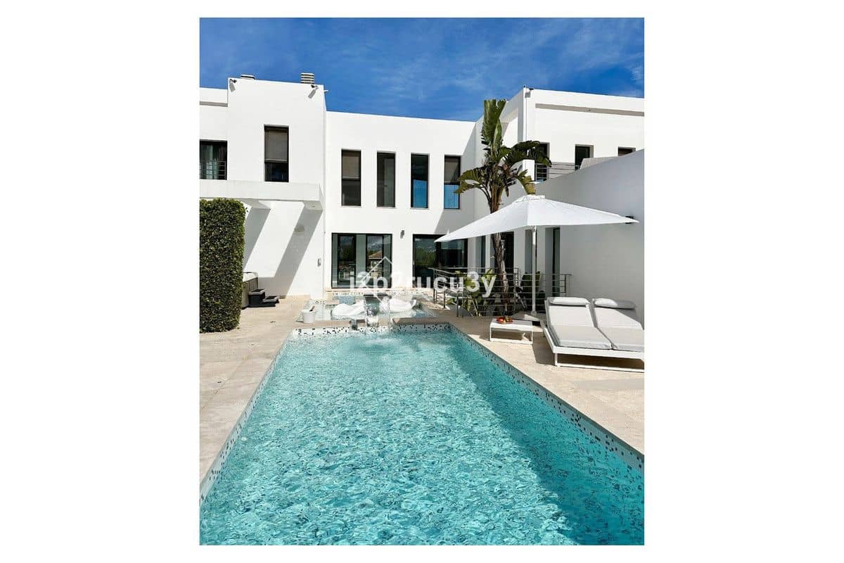 5 bedroom Villa for sale in Javea / Xabia - € 2,350,000 (Ref: 10013603)