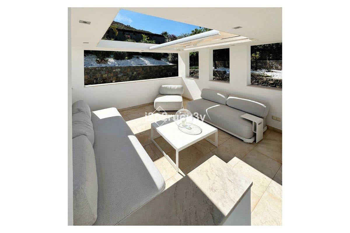 5 bedroom Villa for sale in Javea / Xabia - € 2,350,000 (Ref: 10013603)