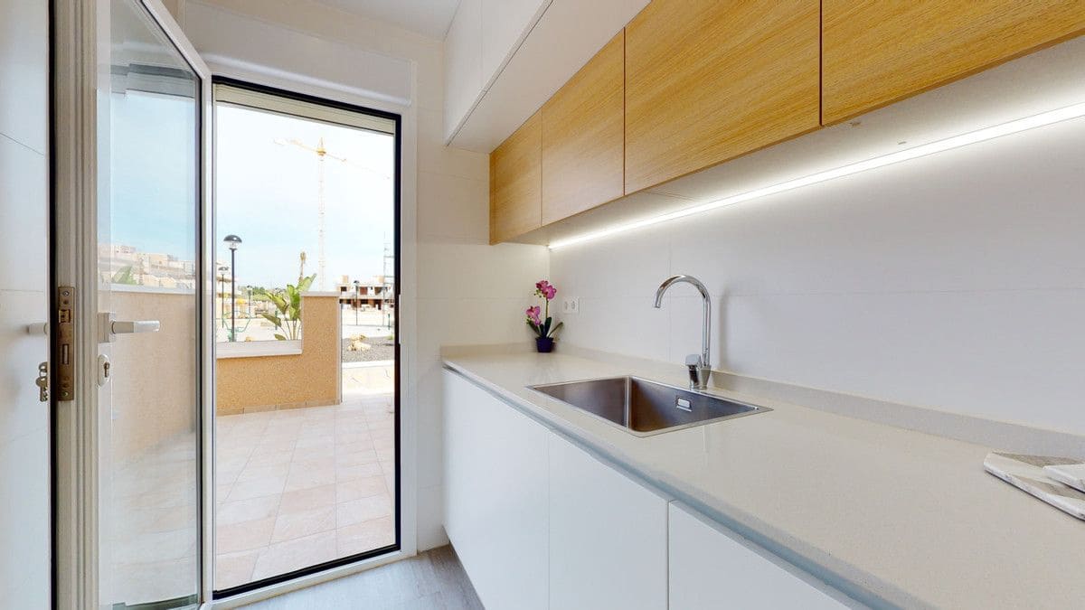 3 bedroom Villa for sale in Pilar de la Horadada with pool - € 304,900 (Ref: 10013607)