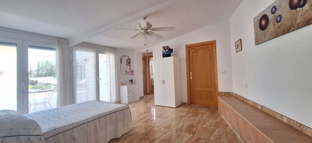 7 bedroom Villa for sale in Elche / Elx with pool - € 590,000 (Ref: 10013611)