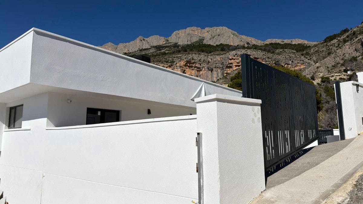 Chalet de 3 habitaciones en Altea en venta - 731.100 € (Ref: 10013617)
