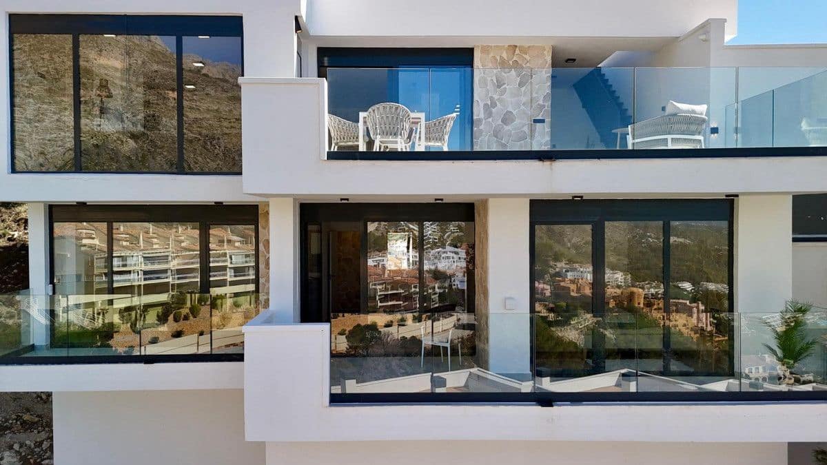 Chalet de 3 habitaciones en Altea en venta - 731.100 € (Ref: 10013617)