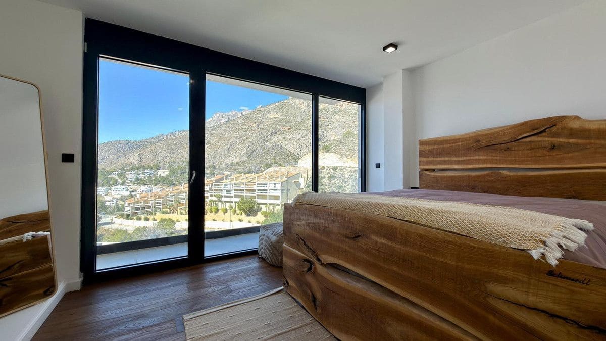Chalet de 3 habitaciones en Altea en venta - 731.100 € (Ref: 10013617)