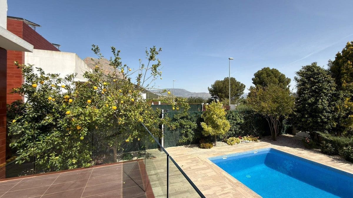 3 slaapkamer Villa te koop in Polop - € 540.000 (Ref: 10013619)