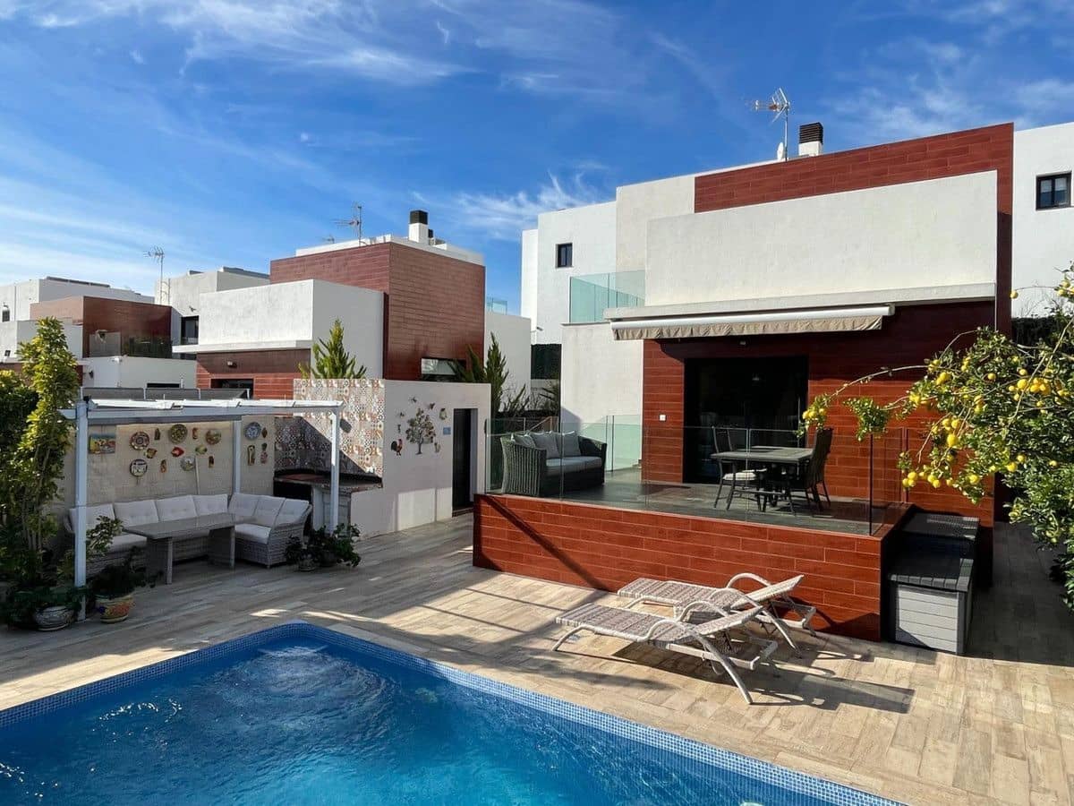 3 slaapkamer Villa te koop in Polop - € 540.000 (Ref: 10013619)