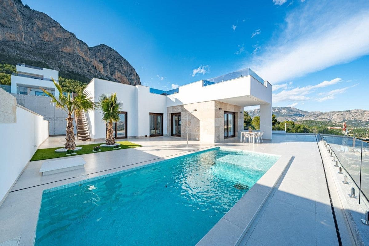 Chalet de 3 habitaciones en Polop en venta - 659.000 € (Ref: 10013621)