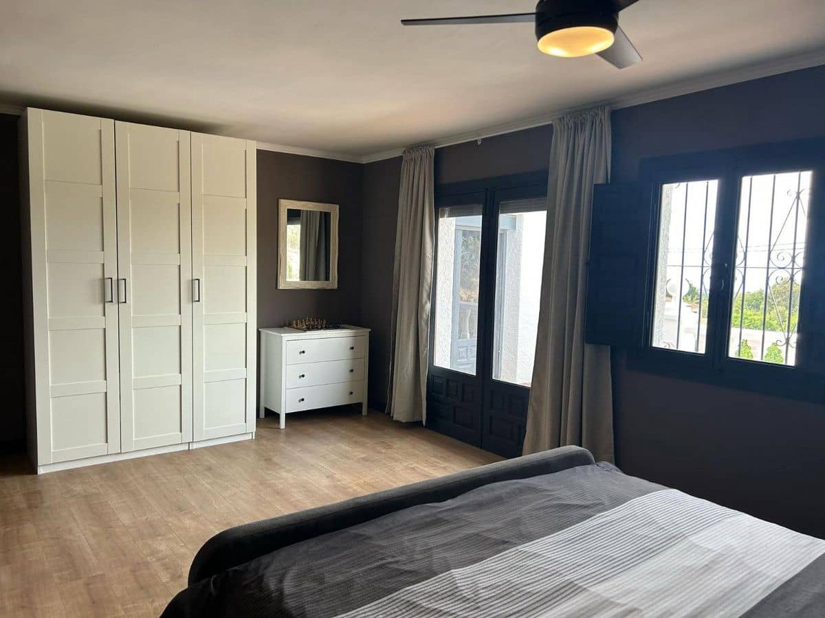 Chalet de 4 habitaciones en La Villajoyosa / Vila Joiosa en venta - 1.200.000 € (Ref: 10013639)
