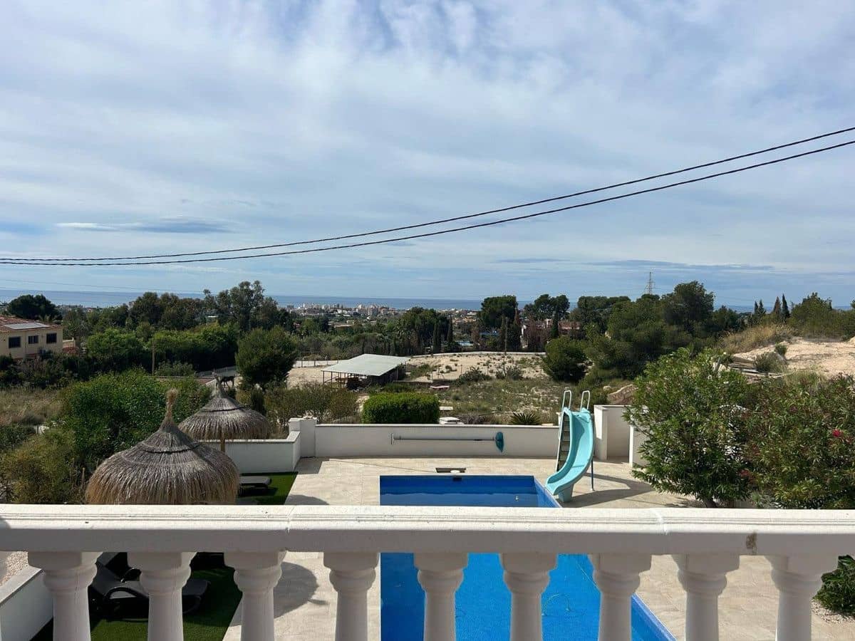 Chalet de 4 habitaciones en La Villajoyosa / Vila Joiosa en venta - 1.200.000 € (Ref: 10013639)