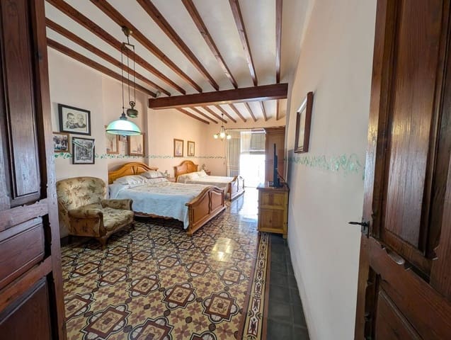 Chalet de 4 habitaciones en La Nucia en venta - 273.000 € (Ref: 10013655)