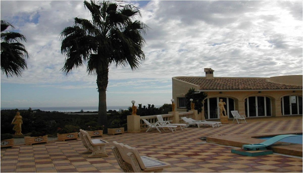 1 soverom Villa til salgs i Alfaz del Pi / L'Alfas del Pi - € 1 750 000 (Ref: 10013658)
