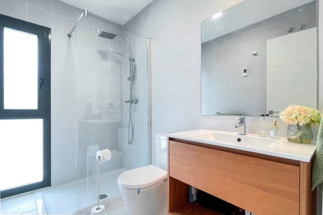 Chalet de 2 habitaciones en Rojales en venta con piscina - 369.000 € (Ref: 10013661)