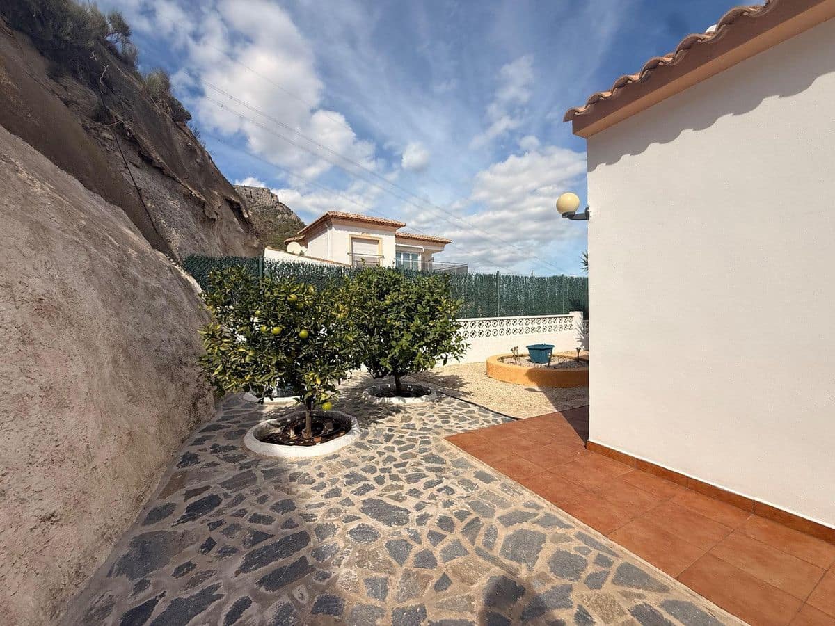 4 bedroom Villa for sale in Calpe / Calp - € 690,000 (Ref: 10013676)