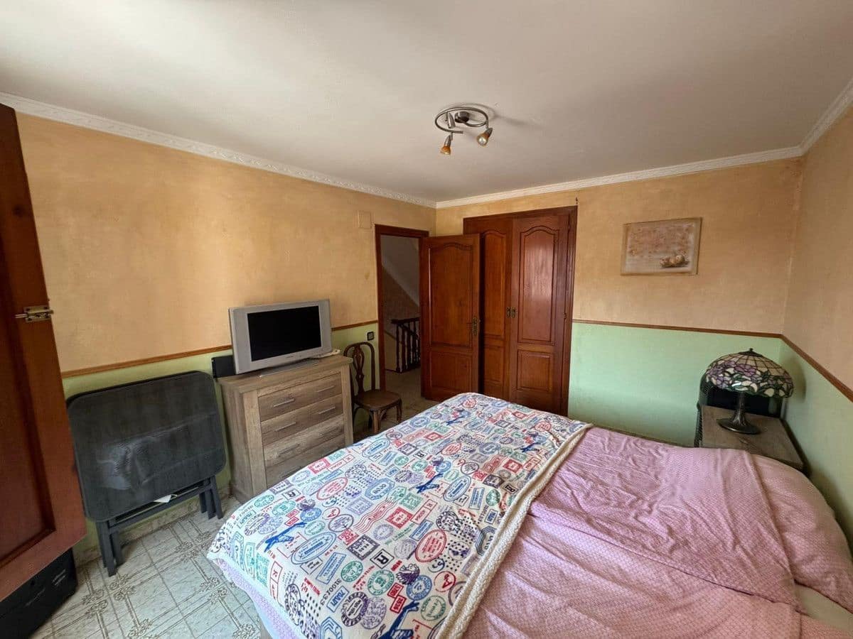 Chalet de 7 habitaciones en Calpe / Calp en venta - 495.000 € (Ref: 10013679)