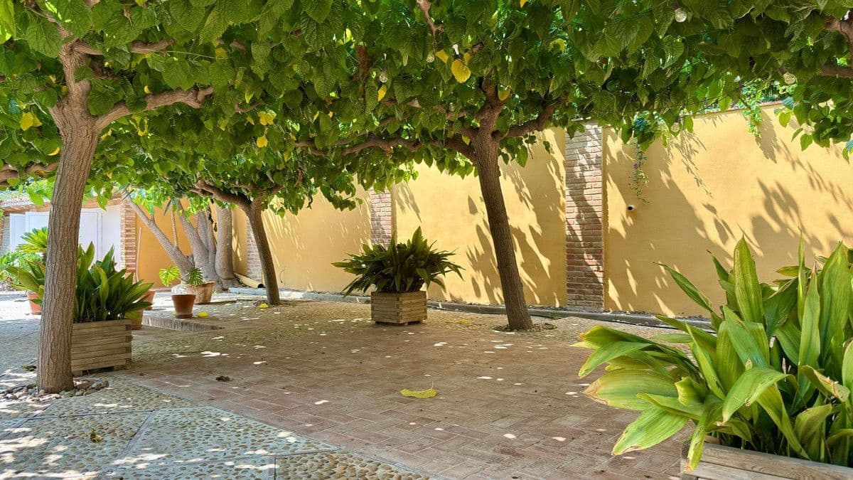 6 slaapkamer Villa te koop in Alicante stad - € 1.300.000 (Ref: 10013686)