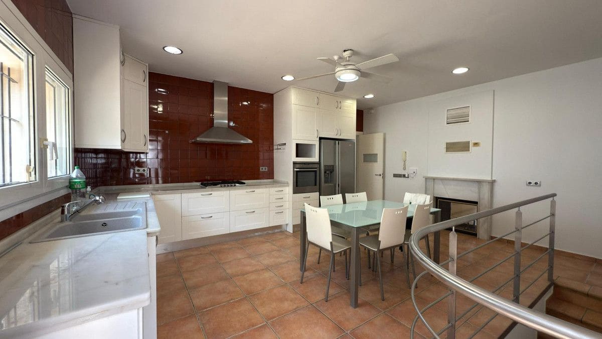 6 slaapkamer Villa te koop in Alicante stad - € 1.300.000 (Ref: 10013686)