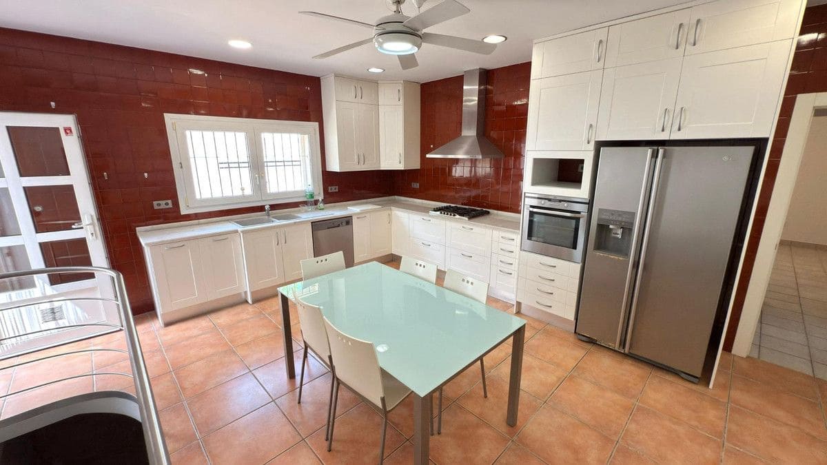 6 slaapkamer Villa te koop in Alicante stad - € 1.300.000 (Ref: 10013686)