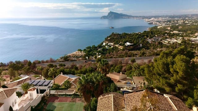 4 bedroom Villa for sale in Altea - € 1,800,000 (Ref: 10013694)