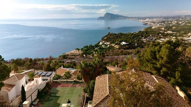 4 bedroom Villa for sale in Altea - € 1,800,000 (Ref: 10013694)