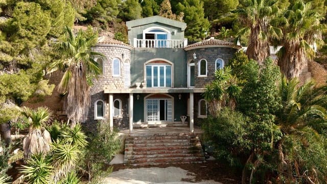 4 bedroom Villa for sale in Altea - € 1,800,000 (Ref: 10013694)