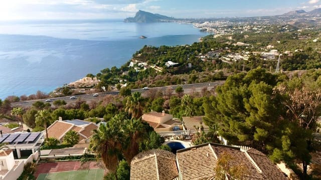 4 bedroom Villa for sale in Altea - € 1,800,000 (Ref: 10013694)