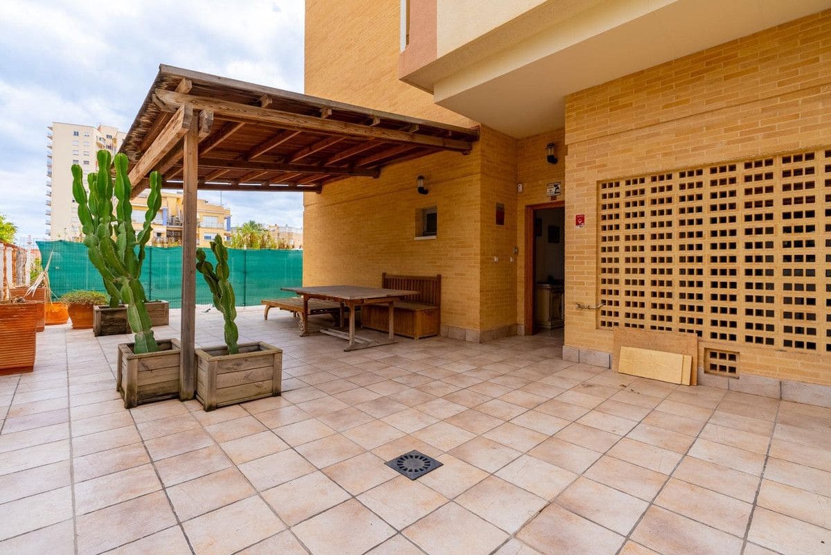 3 bedroom Apartment for sale in El Campello - € 590,000 (Ref: 10013699)