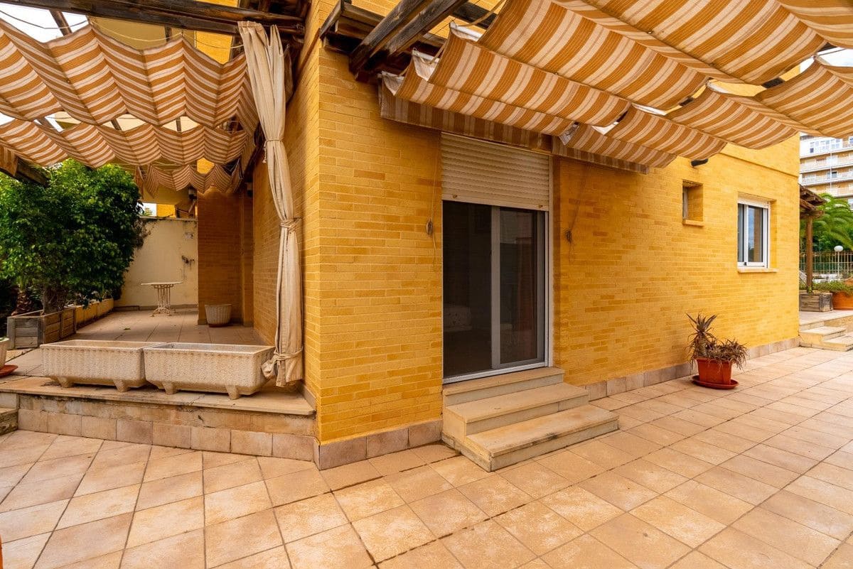 3 bedroom Apartment for sale in El Campello - € 590,000 (Ref: 10013699)