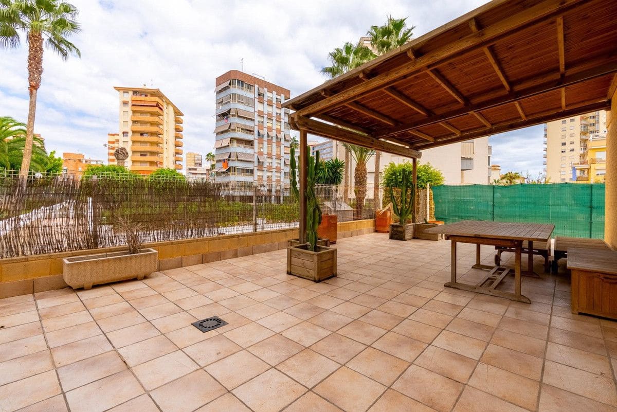 3 bedroom Apartment for sale in El Campello - € 590,000 (Ref: 10013699)