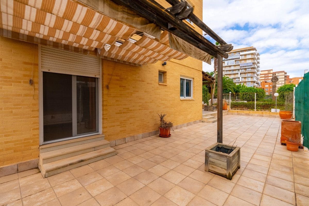 3 bedroom Apartment for sale in El Campello - € 590,000 (Ref: 10013699)