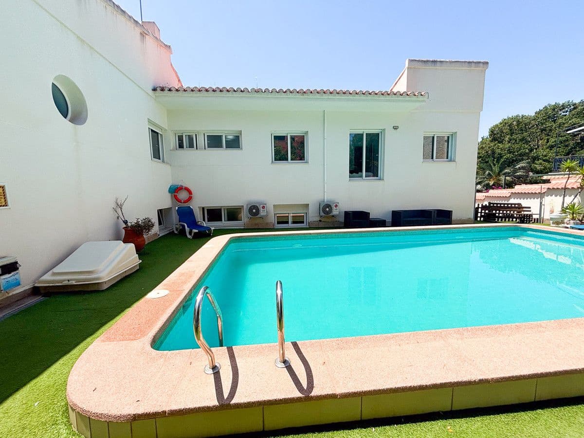 Chalet de 7 habitaciones en Campoamor en venta - 1.350.000 € (Ref: 10013703)